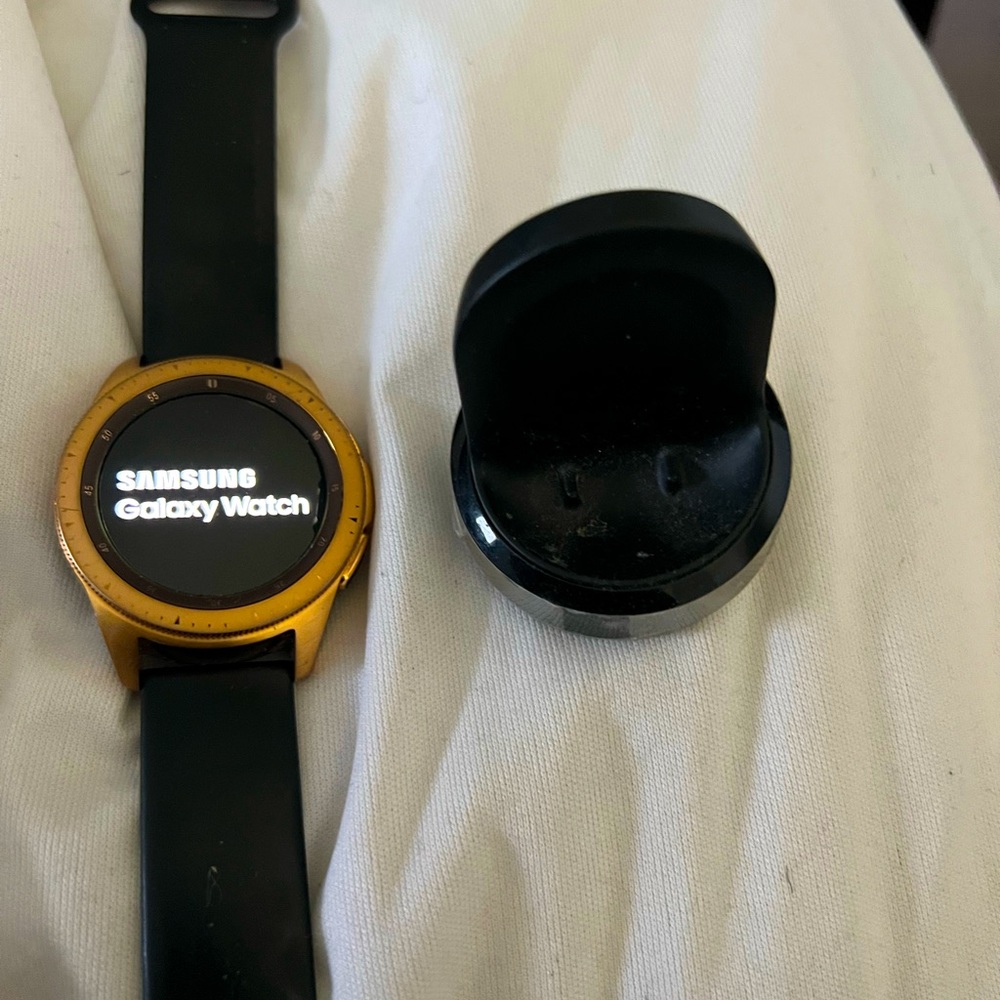 Samsung Galaxy Smart watch 42mm bundle with accessories and charger